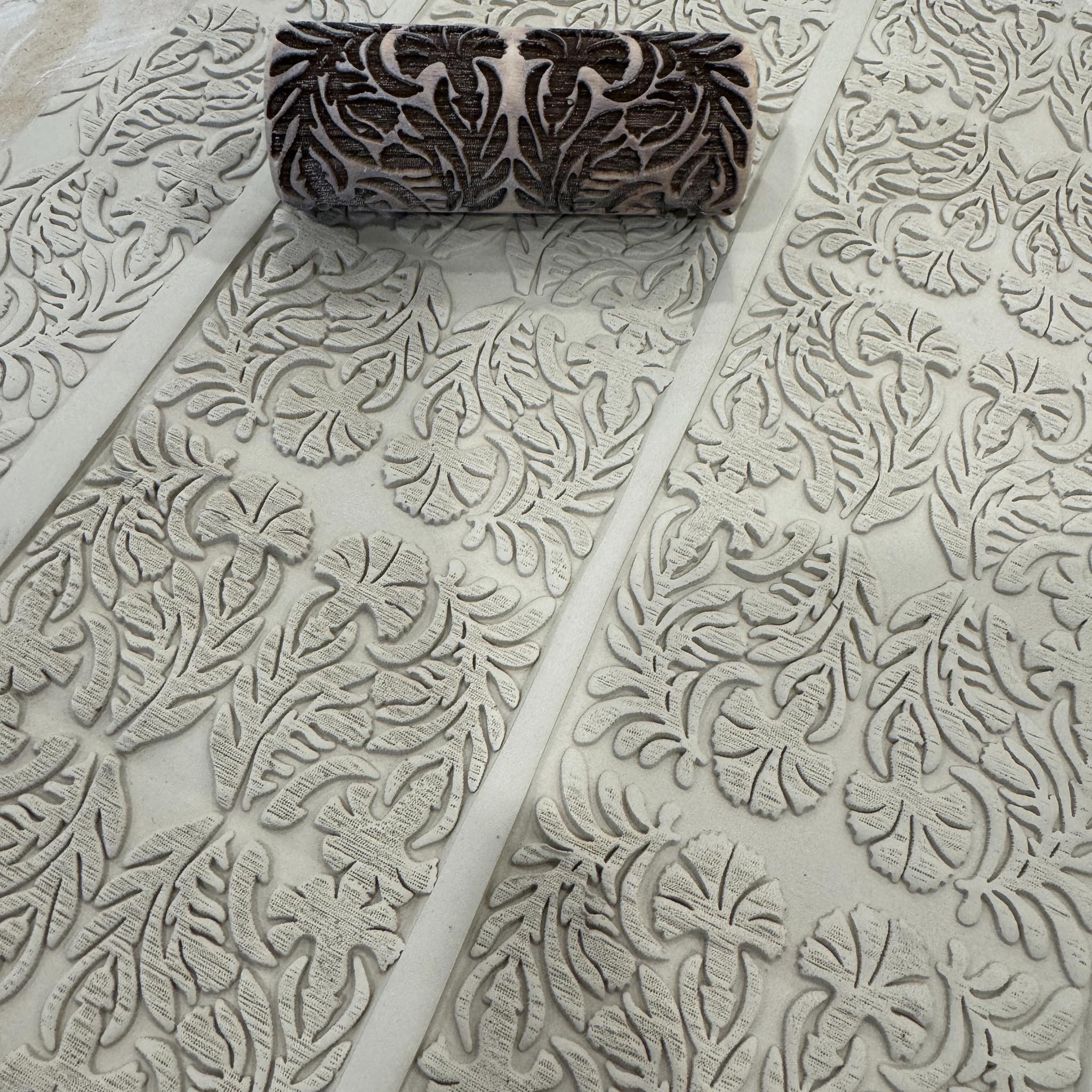 Daffodil Tapestry Mini Roller