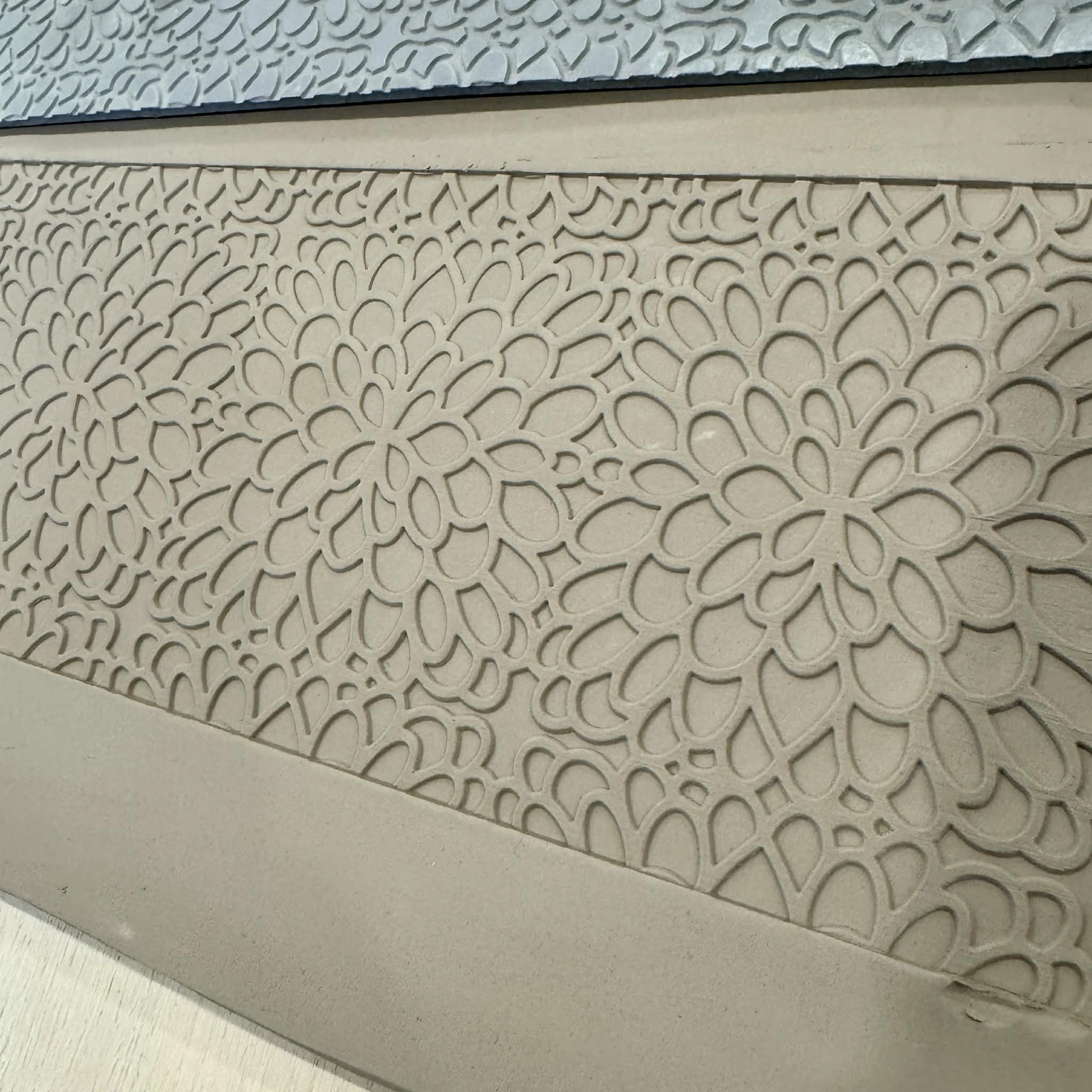 Dahlia EmpressaMat Textured Mug Mat