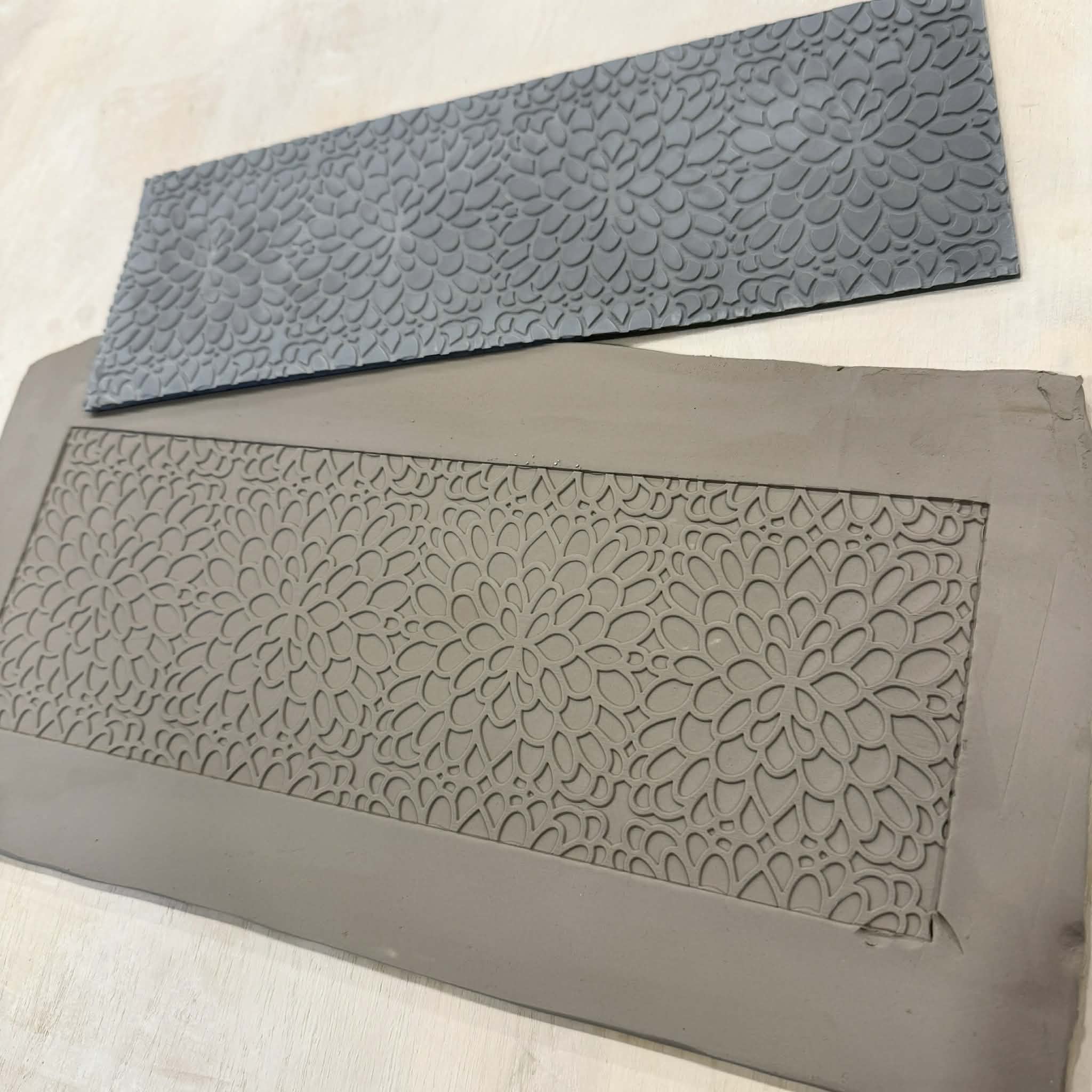 Dahlia EmpressaMat Textured Mug Mat