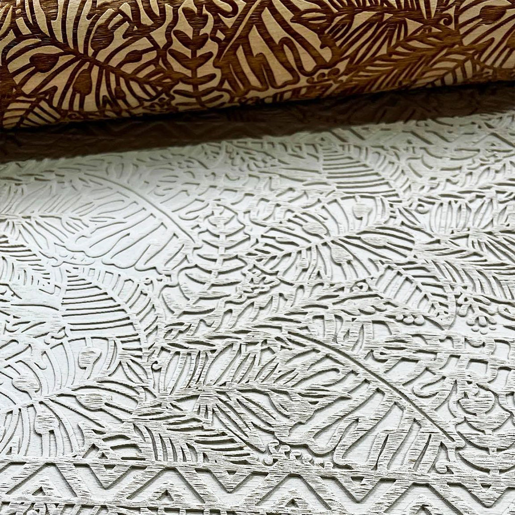 Monstera 12 Inch Pin Detail