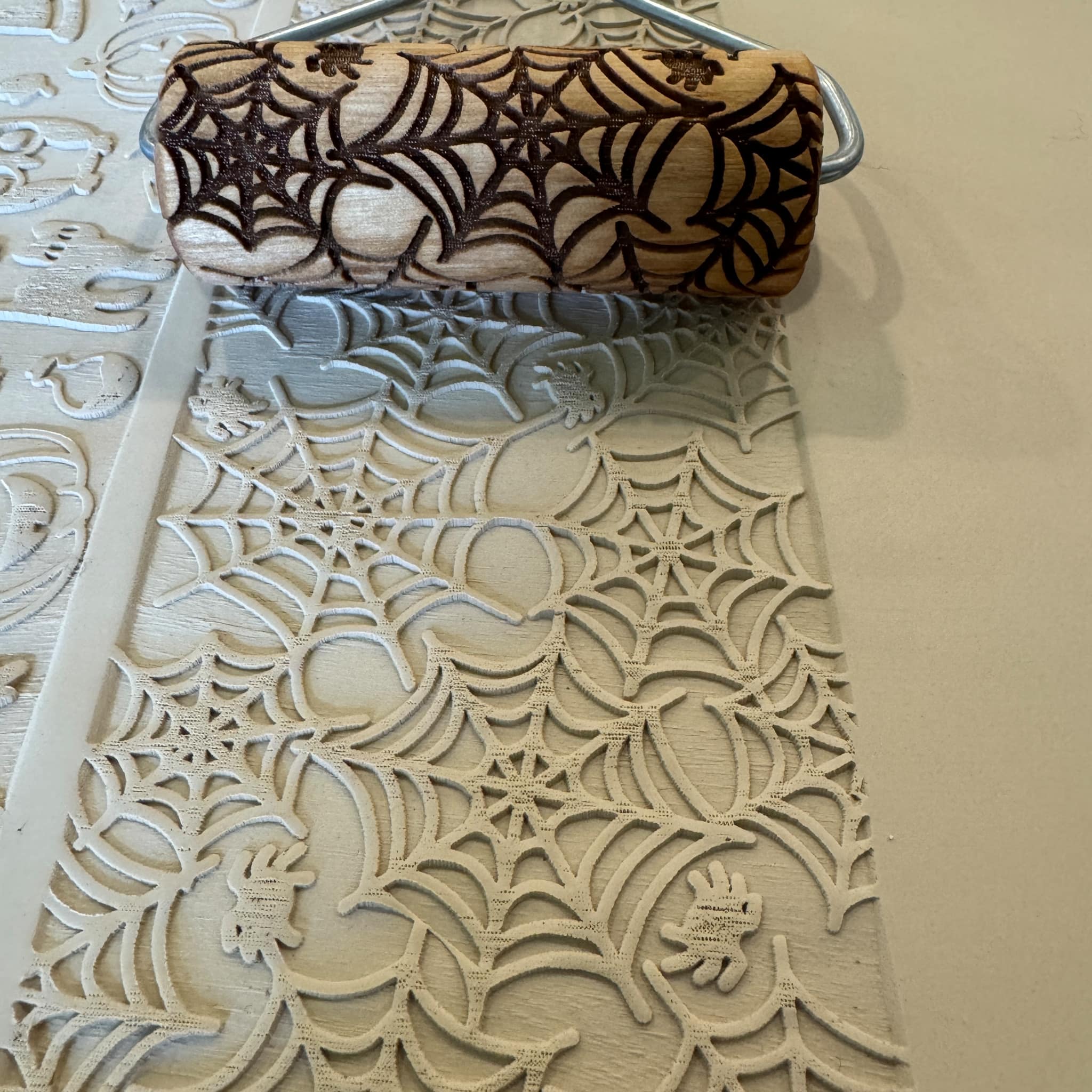 Spiderwebs Mini Roller